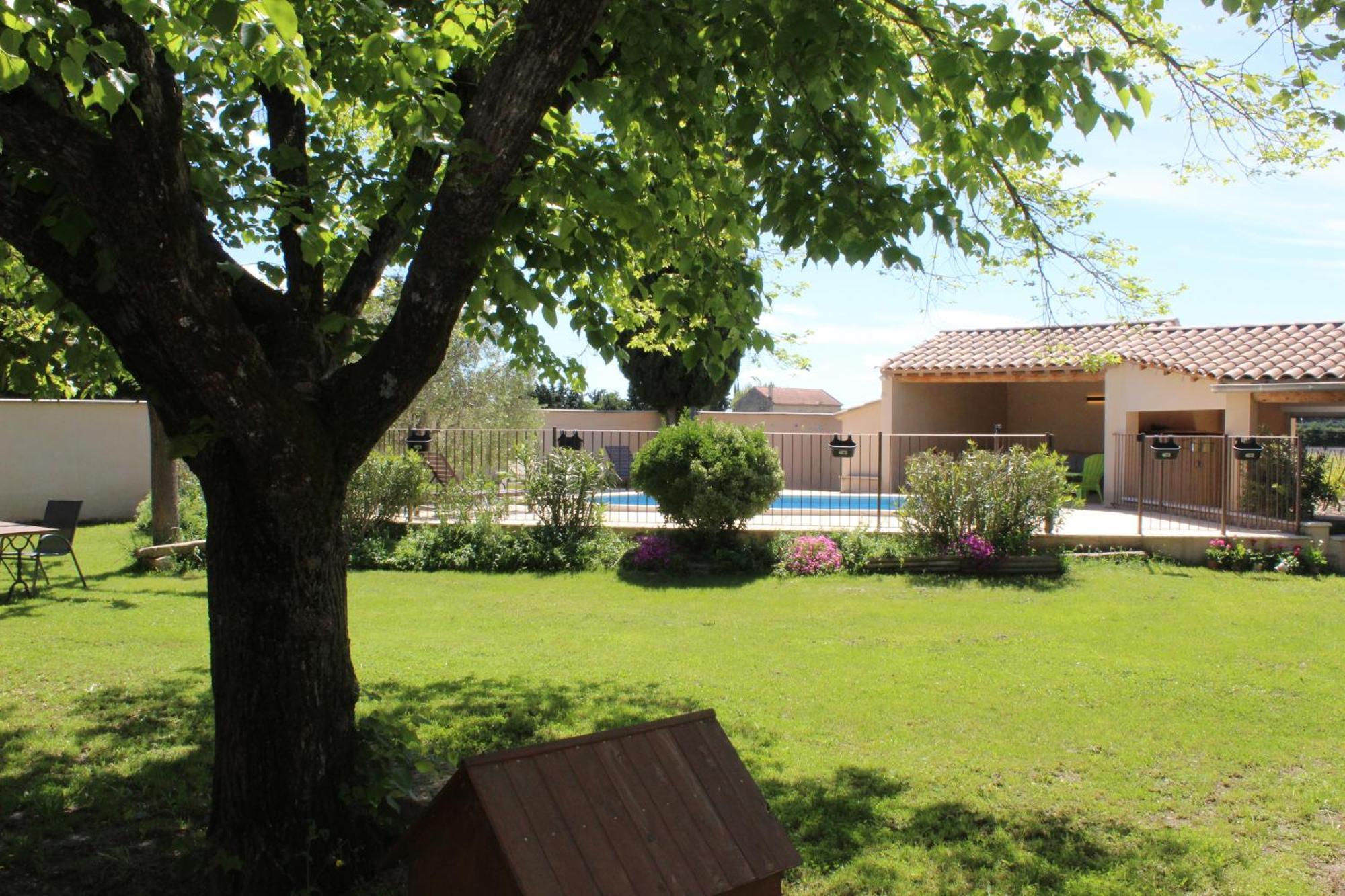Mas La Gentille ,,, A La Campagne , Beautiful Outdoor , Swimming Pool , Pool House , Nice Green Garden , Bbq ,,, Only For You , Pour Passer Un Sejour Inoubliable Pernes-les-Fontaines Εξωτερικό φωτογραφία