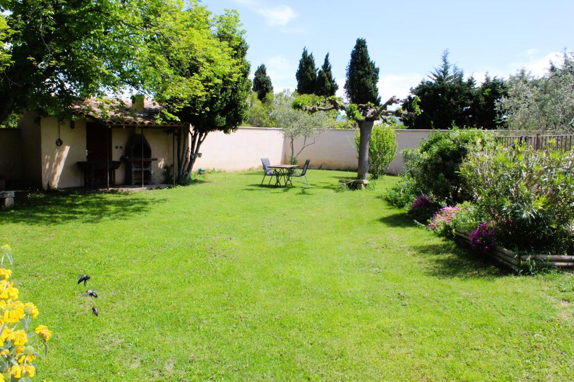 Mas La Gentille ,,, A La Campagne , Beautiful Outdoor , Swimming Pool , Pool House , Nice Green Garden , Bbq ,,, Only For You , Pour Passer Un Sejour Inoubliable Pernes-les-Fontaines Εξωτερικό φωτογραφία